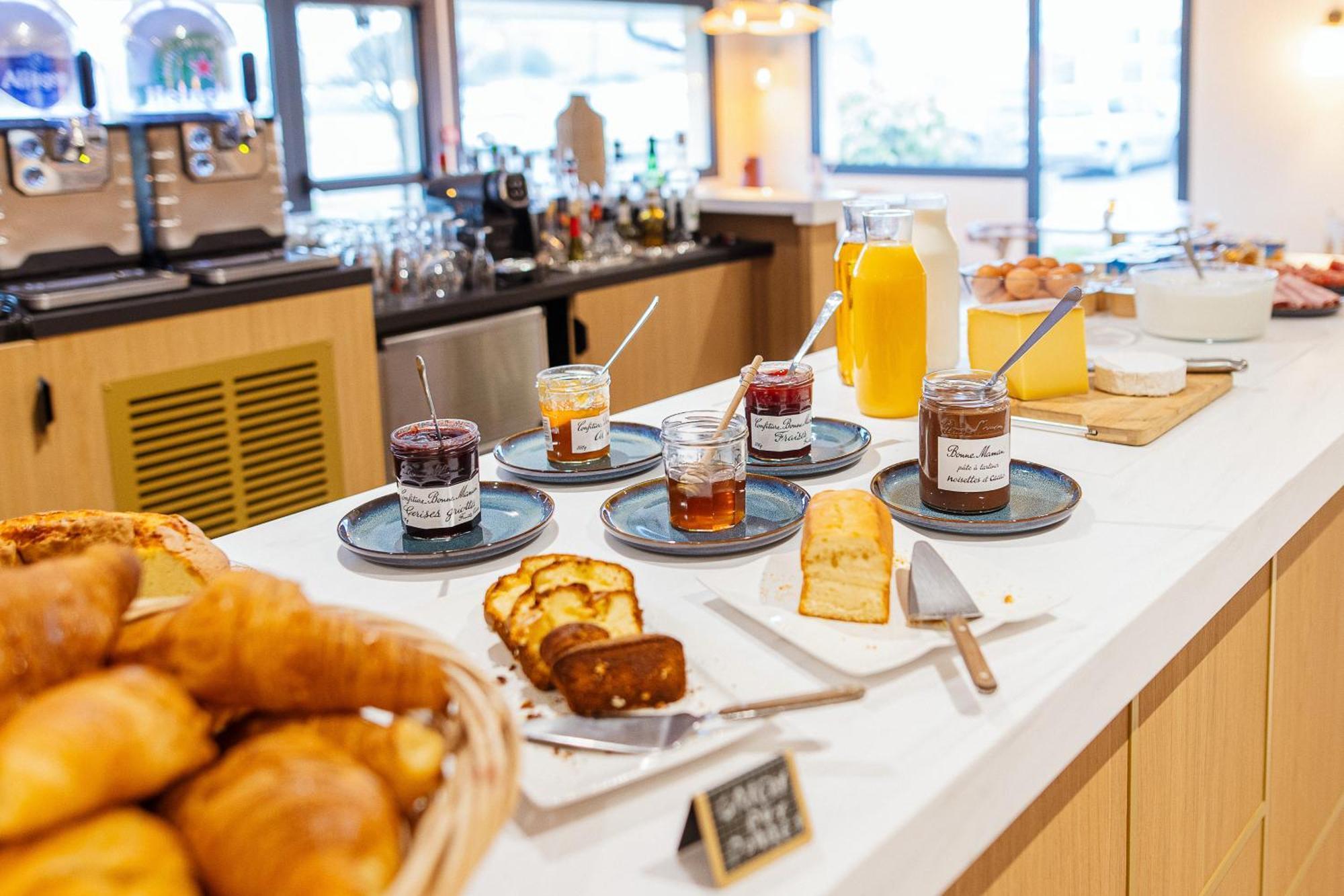 Hotel Bhoma Troyes La Chapelle-Saint-Luc Εξωτερικό φωτογραφία