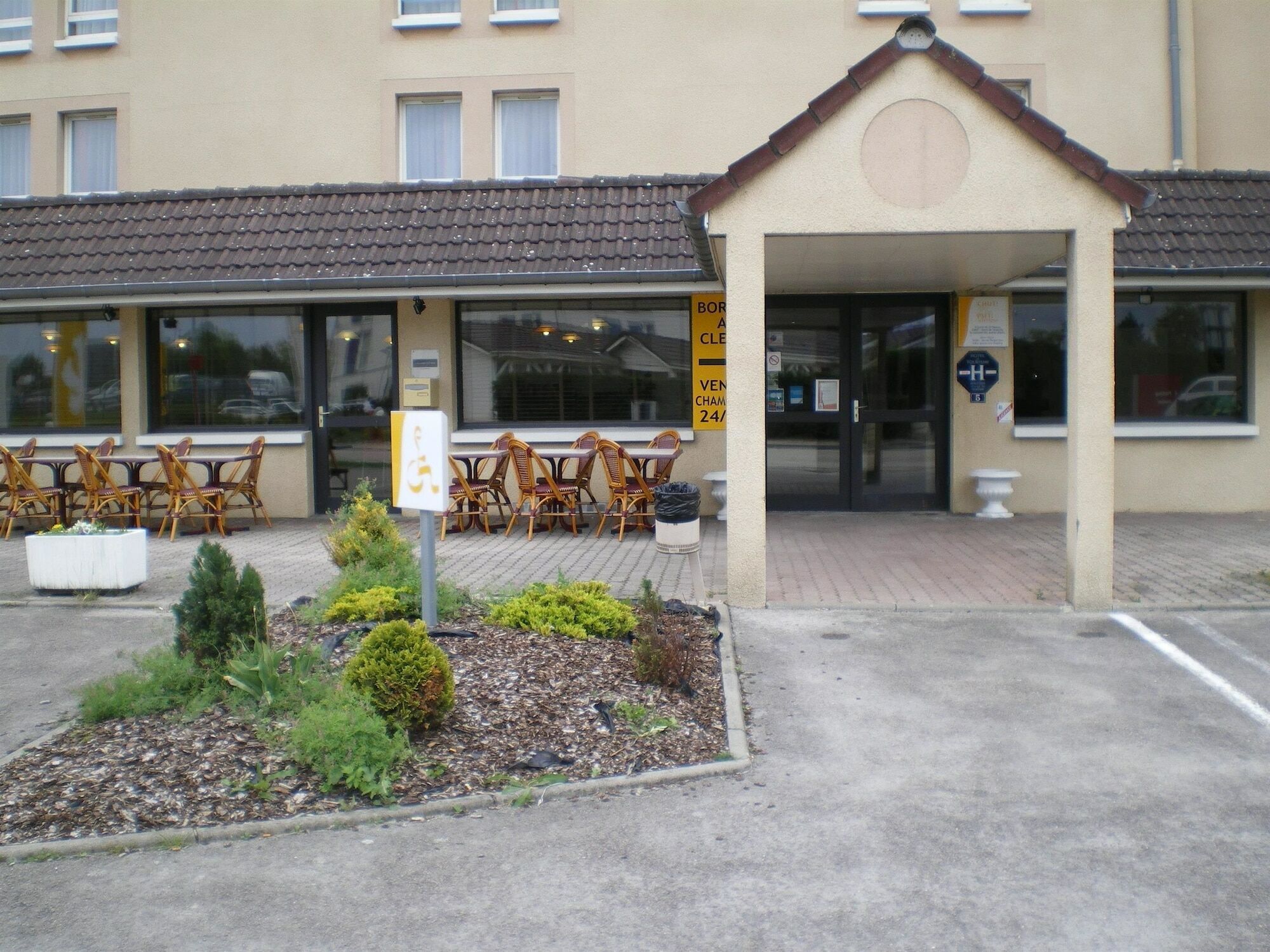 Hotel Bhoma Troyes La Chapelle-Saint-Luc Εξωτερικό φωτογραφία